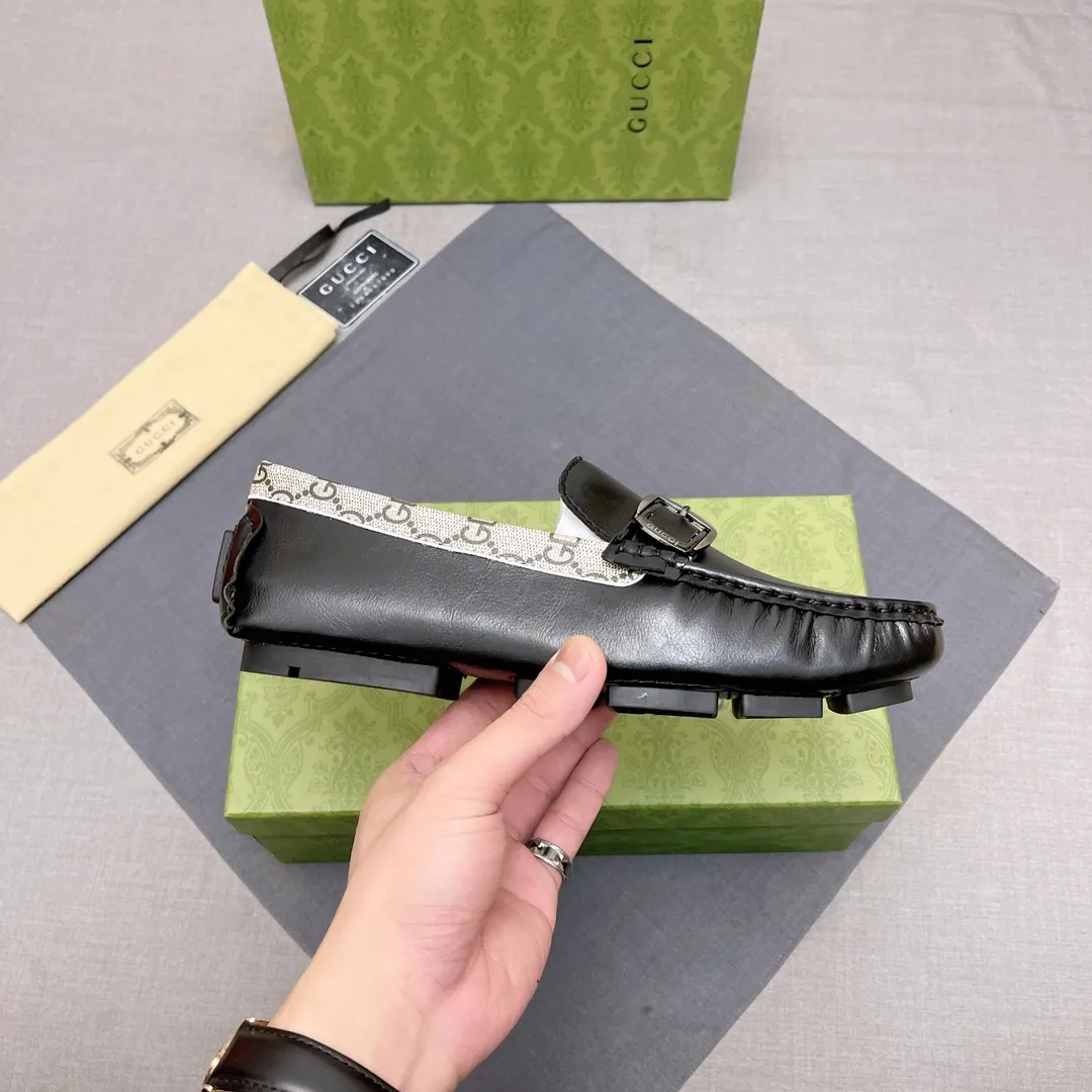p400 GUCCI, Gucci official flagship store original casual beanie shoes ~ Four Seasons Trendy Shoes 👟》New version at the counter, Gucci 1:1 high-quality workmanship, upper: imported pebbled calfskin, genuine sweat-absorbent pigskin lining, fashionable lazy business style design, casual loafers, running shoes are perfect for young people. British fashion boots 😍 Equipped with original raw rubber wear-resistant outsole, absolutely high-end and classy, ​​suitable for drivers only 🚗 A must-have for fashionable men, standard code 37-45 No. 071